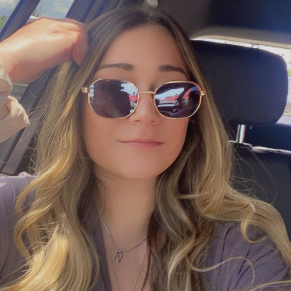 Meet your Posher, Natalie